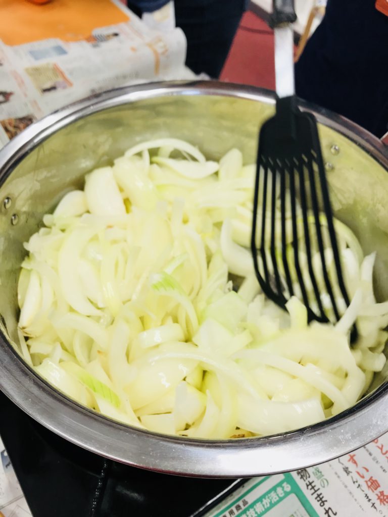 寒い日にはシチューで温まりましょう😋🍲のイメージ画像